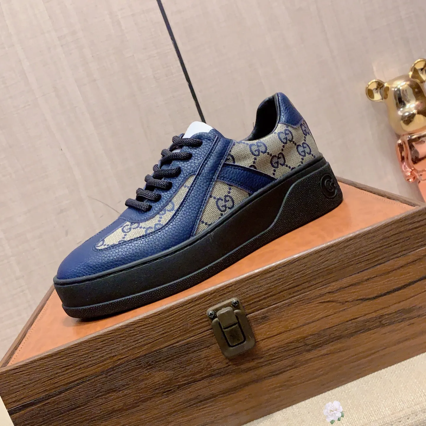 Men's men's shoes💰420💰💰🎩🎩[Lightning][Lightning] "GUCCI*" The latest and most popular casual sports shoes, top brand [seduce] luxury ~ purchasing agent, top quality ~. [Strong] The upper is made of imported breathable cowhide with material ➕ breathable sheepskin feet (•) and fine workmanship. The original stylish and stylish soft rubber wear-resistant and non-slip outsole is light and comfortable on the feet. The real thing looks better when photographed in person. 012: code: 38-44, can be customized to 45, 3️⃣ colors are available